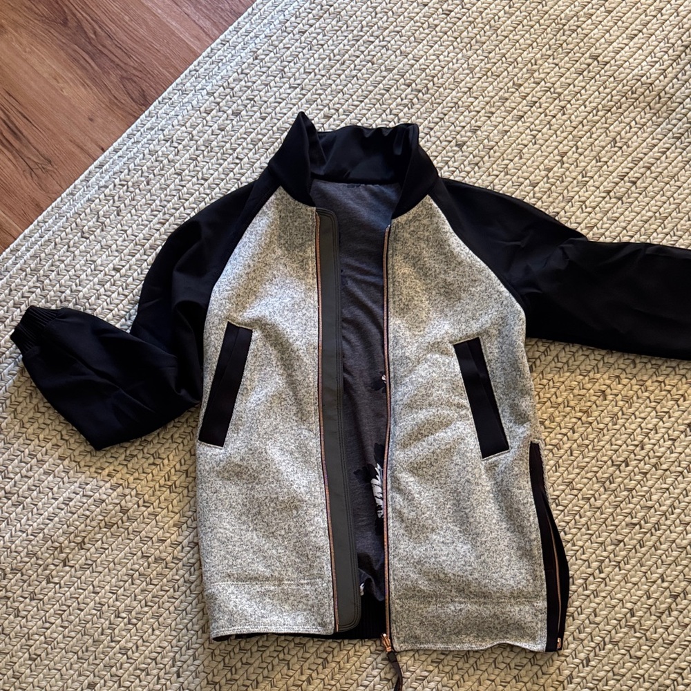 Lululemon Reversible Black and Gray Jacket Size 4